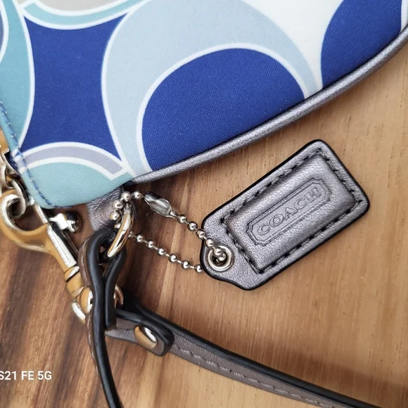 Pink Marble Wallet - Very Cute! NWOT - Picture 4 of 7